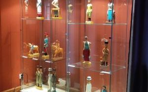 Wernisaż wystawy rzeźby “Drewniane historie” (1)