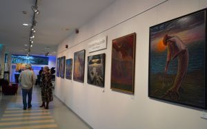 Wernisaż wystawy malarstwa i spotkanie autorskie z Krzysztofem Polaczenko (6)