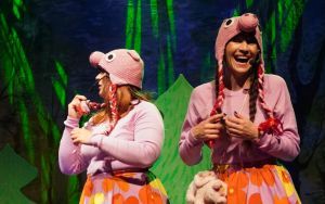 Spektakl dla dzieci "Trzy świnki" (3)