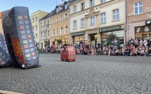 XXVI Dni Europy - spektakl plenerowy „Dobrze, Lepiej, Katastrofa” - Teatr Ewolucji Cienia (6)