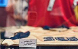 Wernisaż wystawy "Koszulki piłkarskie" z kolekcji Łukasza Bieniasza (4)